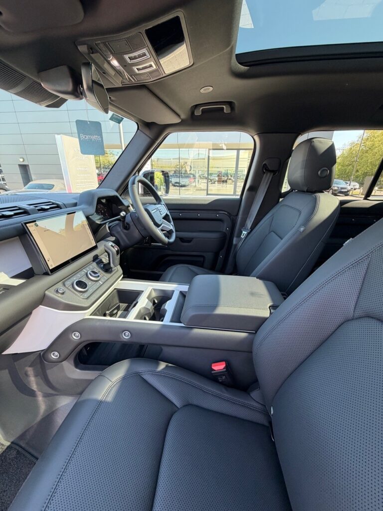 Land Rover Defender 130 8 Seater